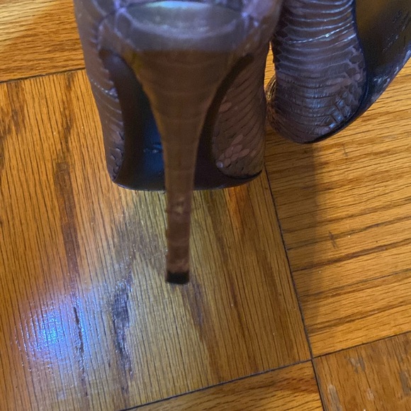 Giuseppe Zanotti bronze snakeskin heels, size 39 - Picture 4 of 11